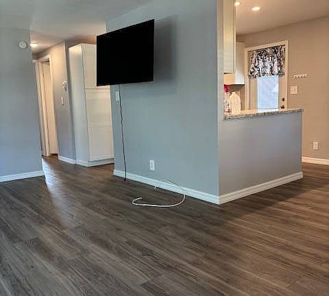 5th image of 207 Beauregard St