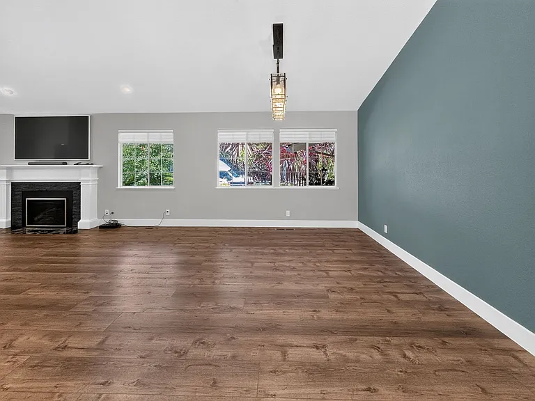 3221 Lunada Ln — Photo 9