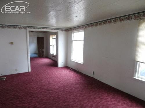 3rd image of 716 Corunna Ave