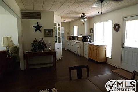 5th image of 922 W Lake Dr