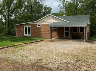 1136 Hazel Dell Rd, Greenville, IL 62246