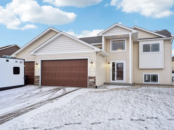 11490 Latham Ln, Chisago City, MN 55013