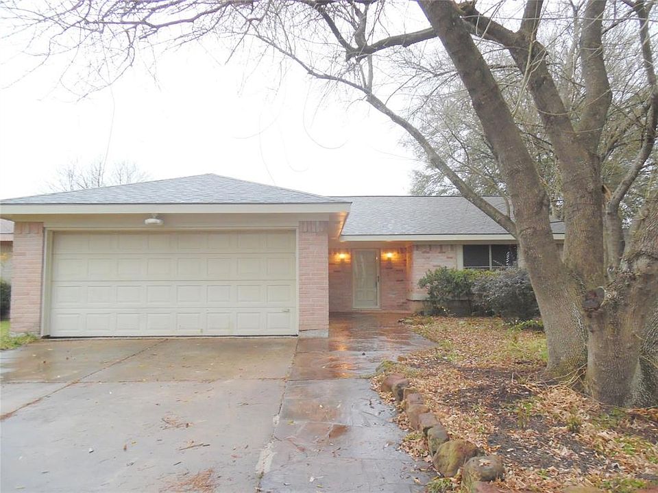 1st image of 12102 Hastings Green Dr