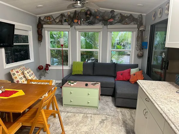 1070 Laurel Rd E, Nokomis, FL 34275