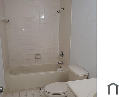 3rd image of 1663 SE 29th St Unit 101