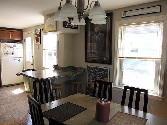 3rd image of 25 Birchbrow Ave