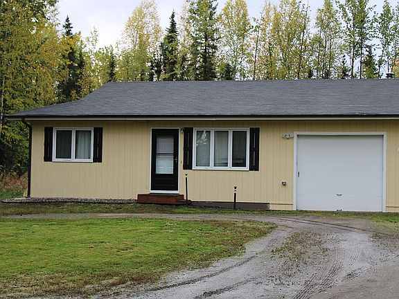2nd image of 3909 Lakewood Loop #A