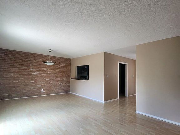 3rd image of 319-3 McFadden Dr