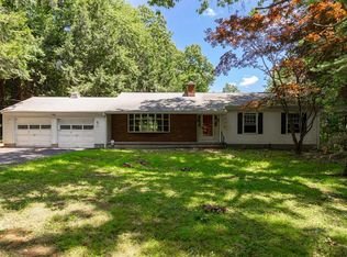 43 Reservoir Rd, Staatsburg, NY 12580