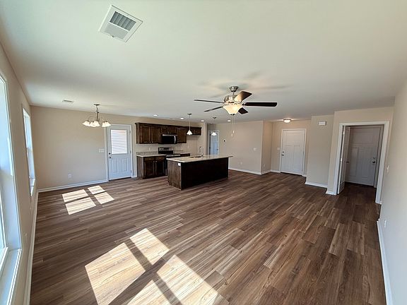 5th image of 3945 Peakvalley Rd