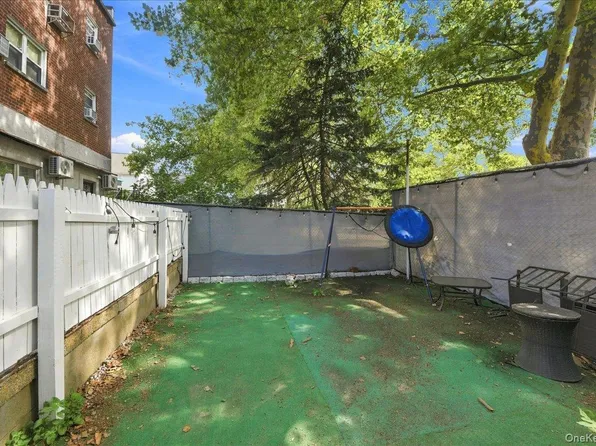841 Swinton Avenue