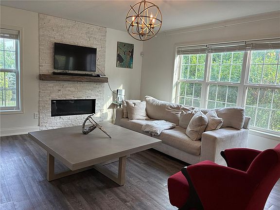 5th image of 18 Dona Lea Rd