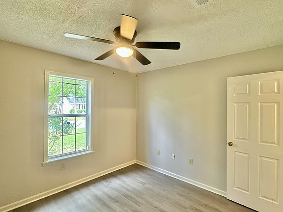 5th image of 334 Sawgrass Dr