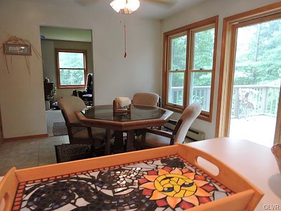 4th image of 447 Ridge Rd