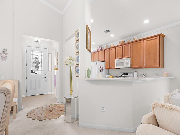 5th image of 845 LaQuinta Loop