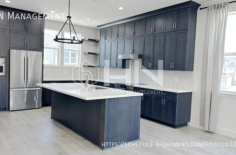 1713 Central Pkwy — Photo 5
