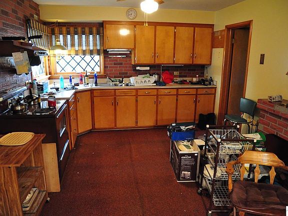 3rd image of 401 12th Ave E