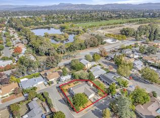 2445 Burnt Oak Dr, Santa Rosa, CA 95401