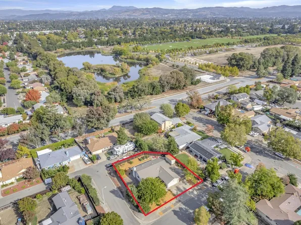 2445 Burnt Oak Drive, Santa Rosa, CA 95401