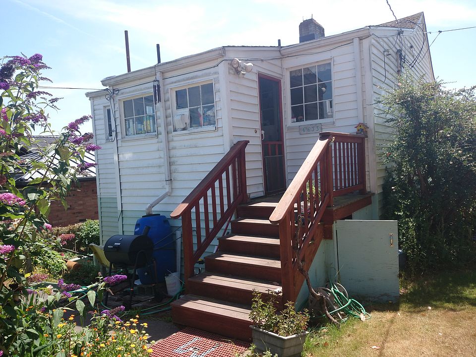 2nd image of 6633 SW Admiral Way