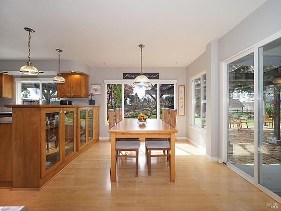 3rd image of 4769 Londonberry Drive