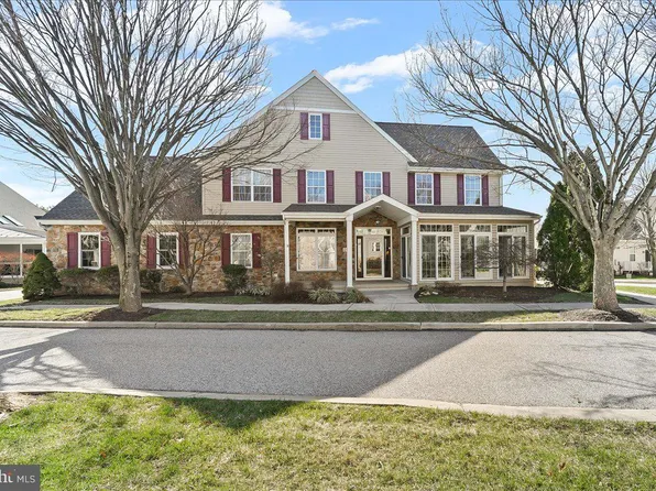 403 Winterberry Dr, Kennett Square, PA 19348