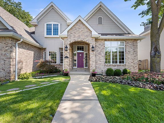 5th image of 2927 Applewood Ln
