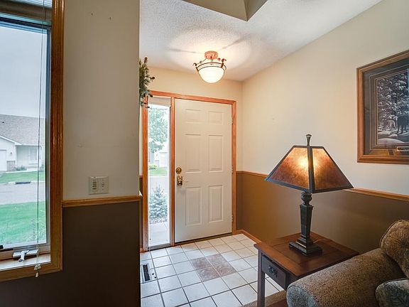 3rd image of 1113 Hawthorne Ct