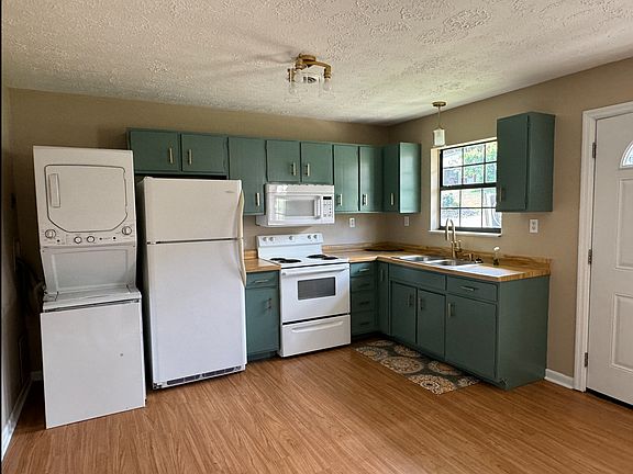 2nd image of 183 Westmoreland St APT 3