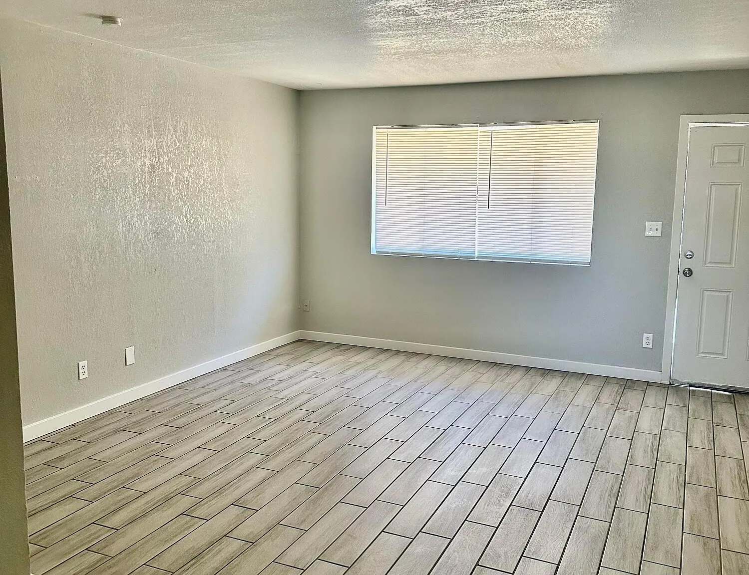 1 bed, 1.0 bath, 700 sqft, $1,195 — Photo 3