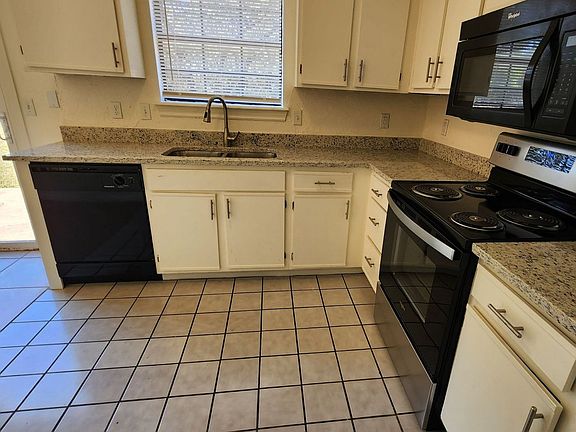 3rd image of 12905 Carrie Ct
