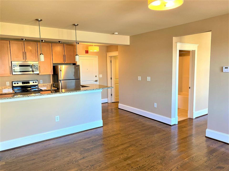 1st image of 611 S Jefferson St APT 711