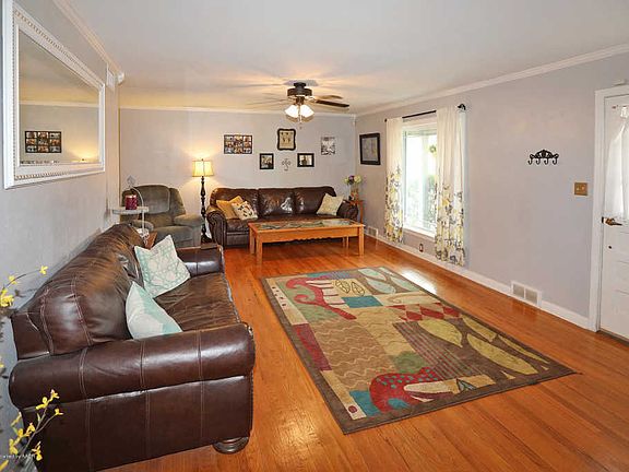 4th image of 2038 Bowie St