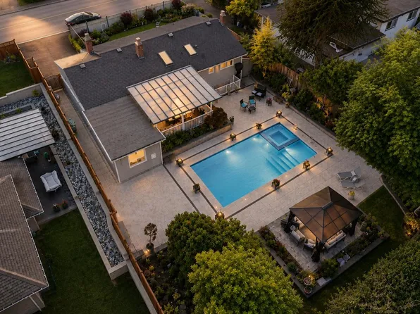 1350 Berkley Rd, North Vancouver, BC V7H 1Y7