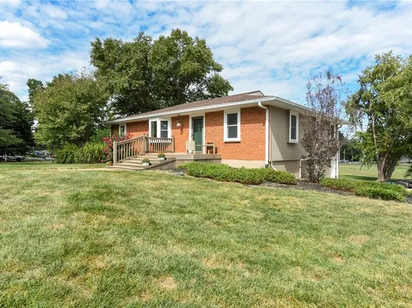 105 17th Ave S, Greenwood, MO 64034