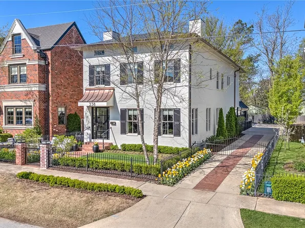 238 SW D St, Bentonville, AR 72712