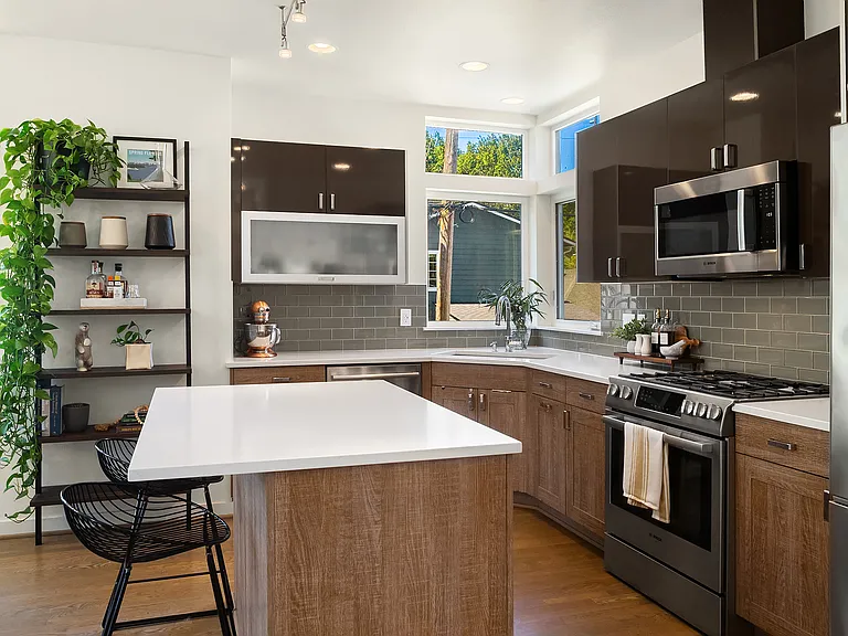 6211 9th Ave NE #B — Photo 18