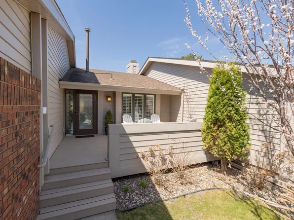 9528 Woodbridge Rd, Bloomington, MN 55438