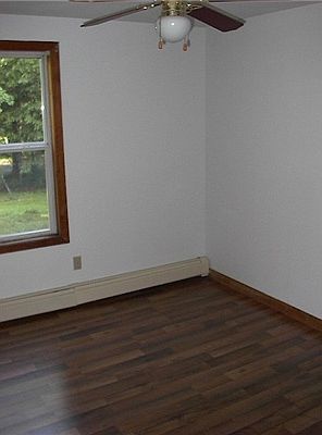 4th image of 50 Whipple Ave