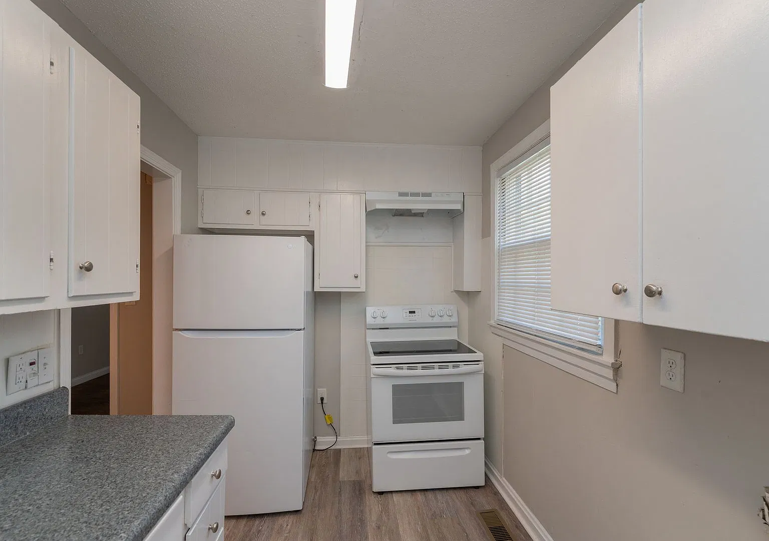 Section 8 OK $1,120 - 3 bed/1 bath home for rent off Milledge Road, fenced back yard! — Photo 2