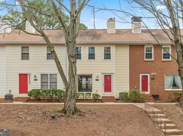 228 Chads Ford Way, Roswell, GA 30076