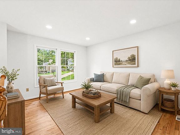 5th image of 6922 Ridge Way Dr