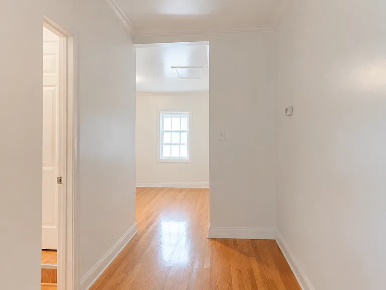108 S Franklin St #5 — Photo 4