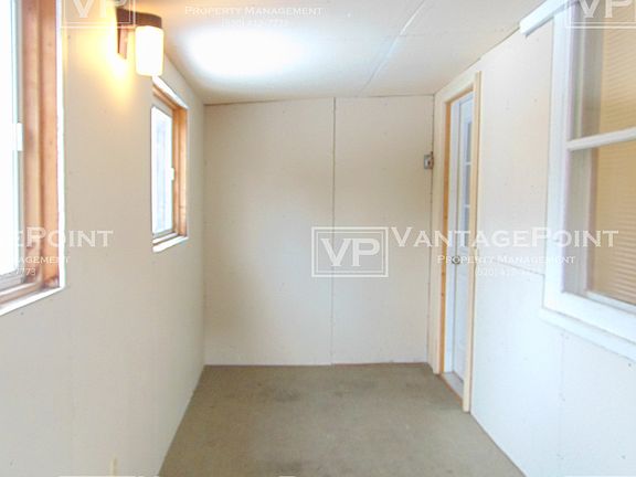 2nd image of 219 1/2 W Bath St