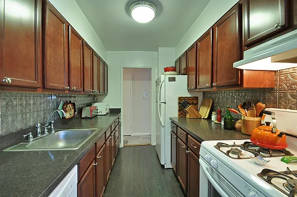 Sold by Corcoran | media 19