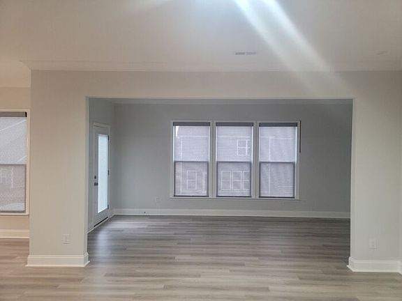 4th image of 1115 Kalli Dr