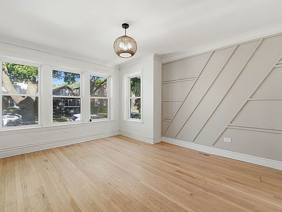 5th image of 1506 N Lotus Ave