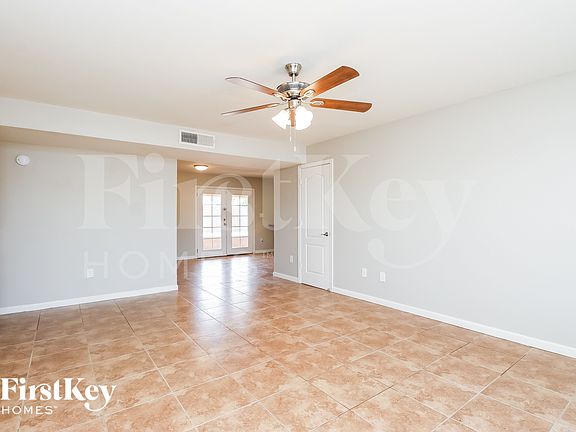 4th image of 425 E Julie Dr