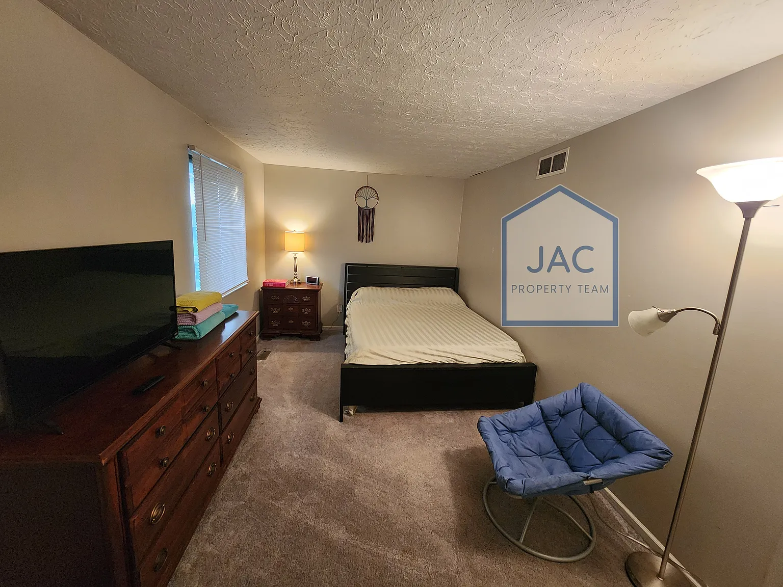 2 bed, 1.5 bath, 1180 sqft, $1,150 — Photo 3
