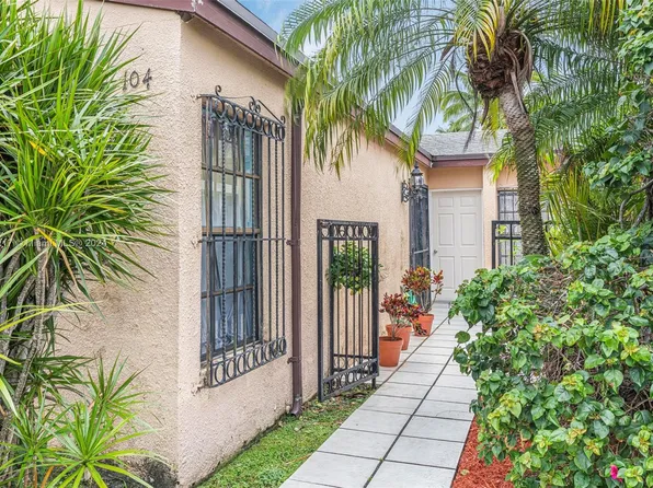 11570 SW 2nd St APT 104, Miami, FL 33174